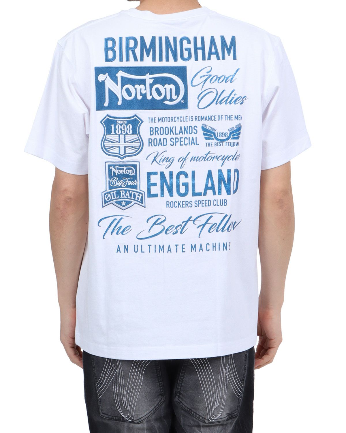 ホワイト：180cm67kg(Lサイズ着用)