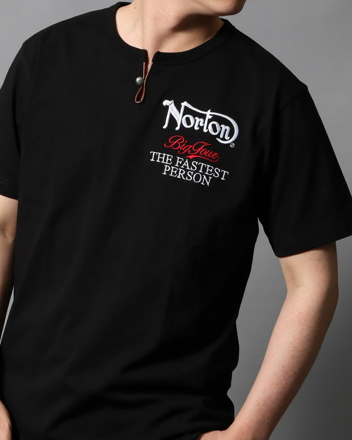 ブラック：178cm/75kg(Lサイズ着用)