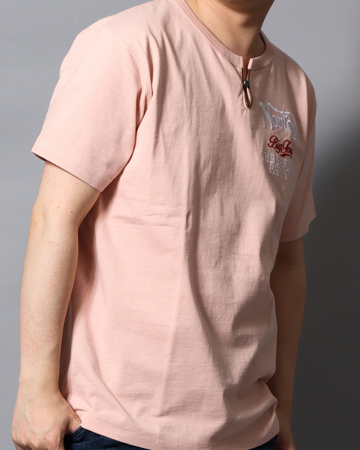 ピンクグレー：178cm/75kg(Lサイズ着用)