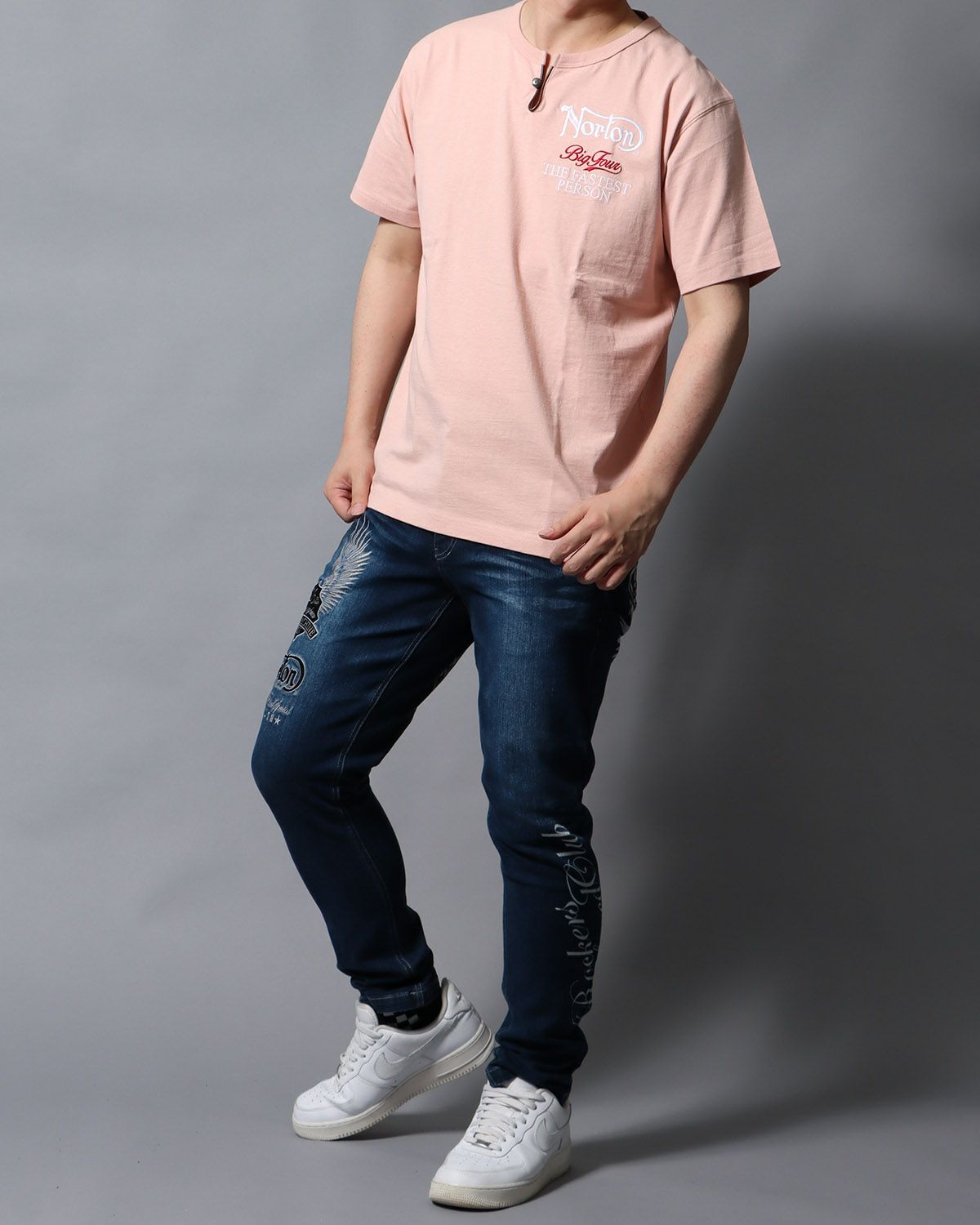 ピンクグレー：178cm/75kg(Lサイズ着用)