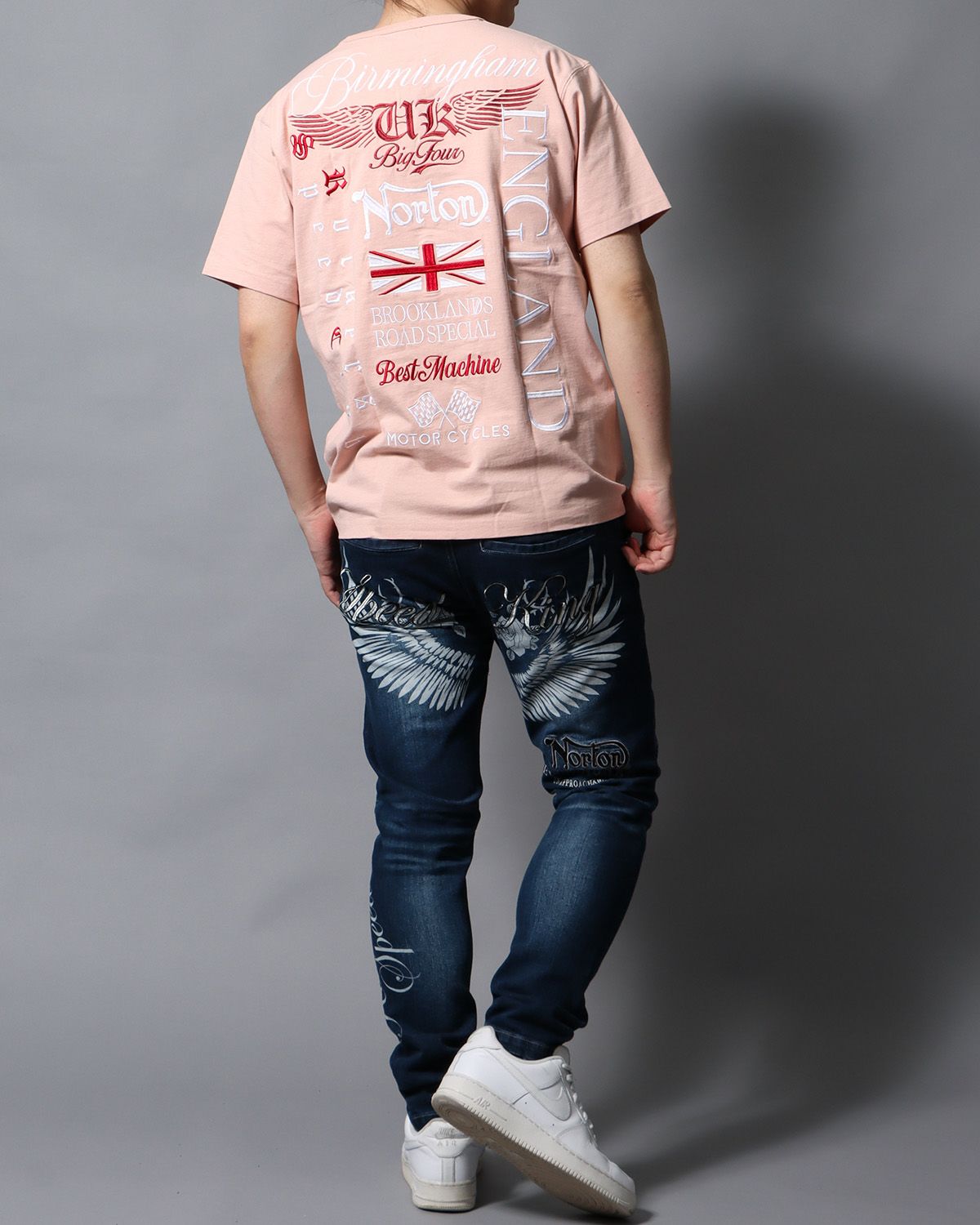 ピンクグレー：178cm/75kg(Lサイズ着用)