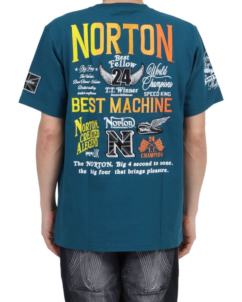 エメラルドグリーン：180cm67kg(Lサイズ着用)