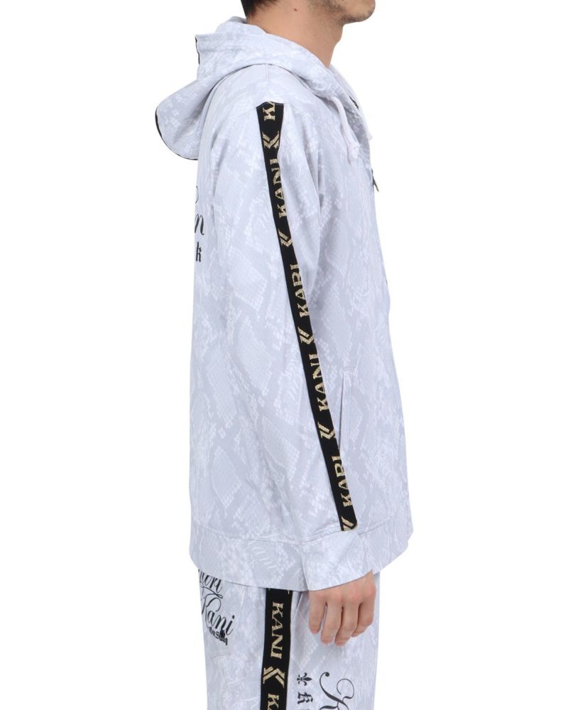 ホワイト：180cm67kg(Lサイズ着用)