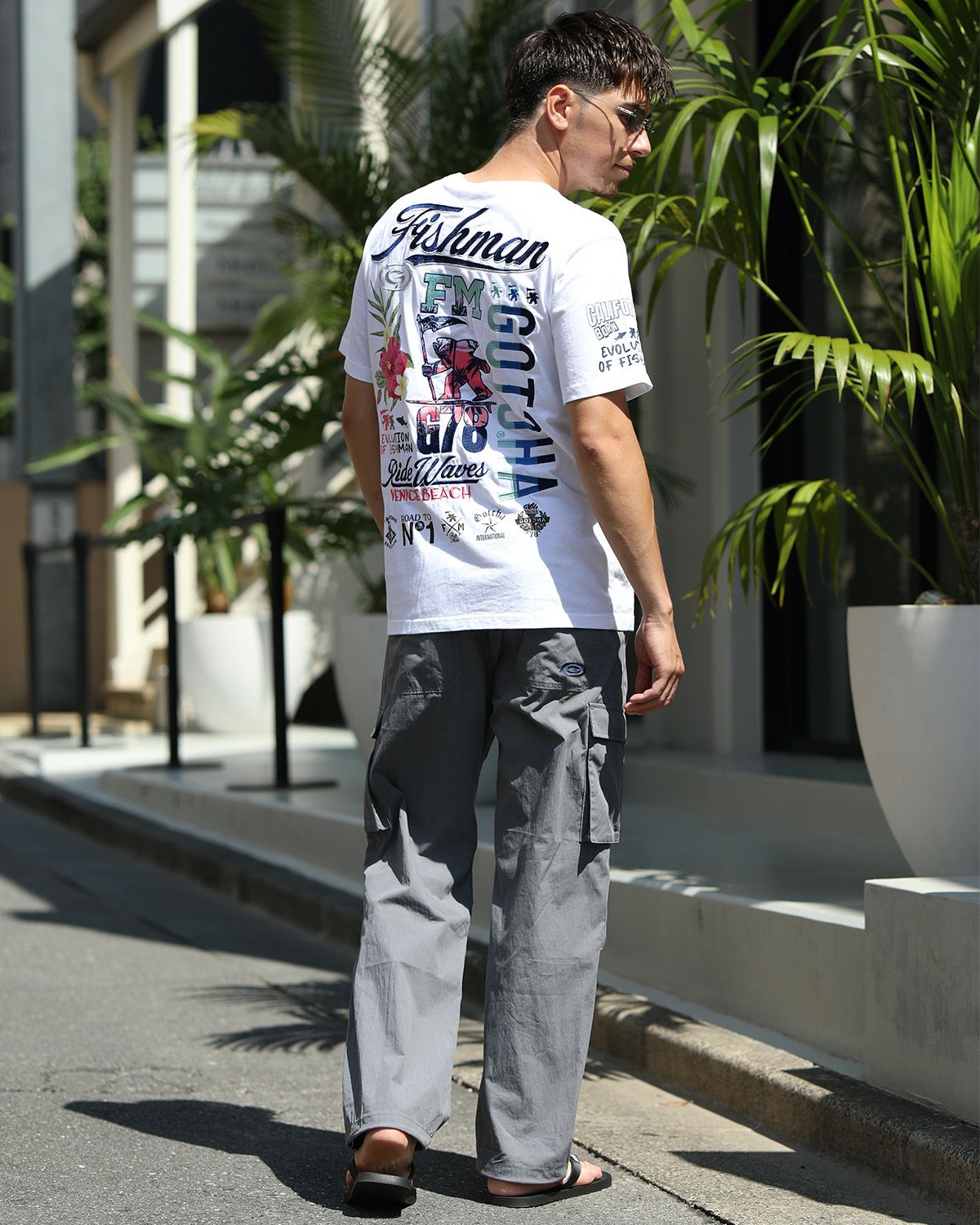 ホワイト：180cm70kg(Lサイズ着用)