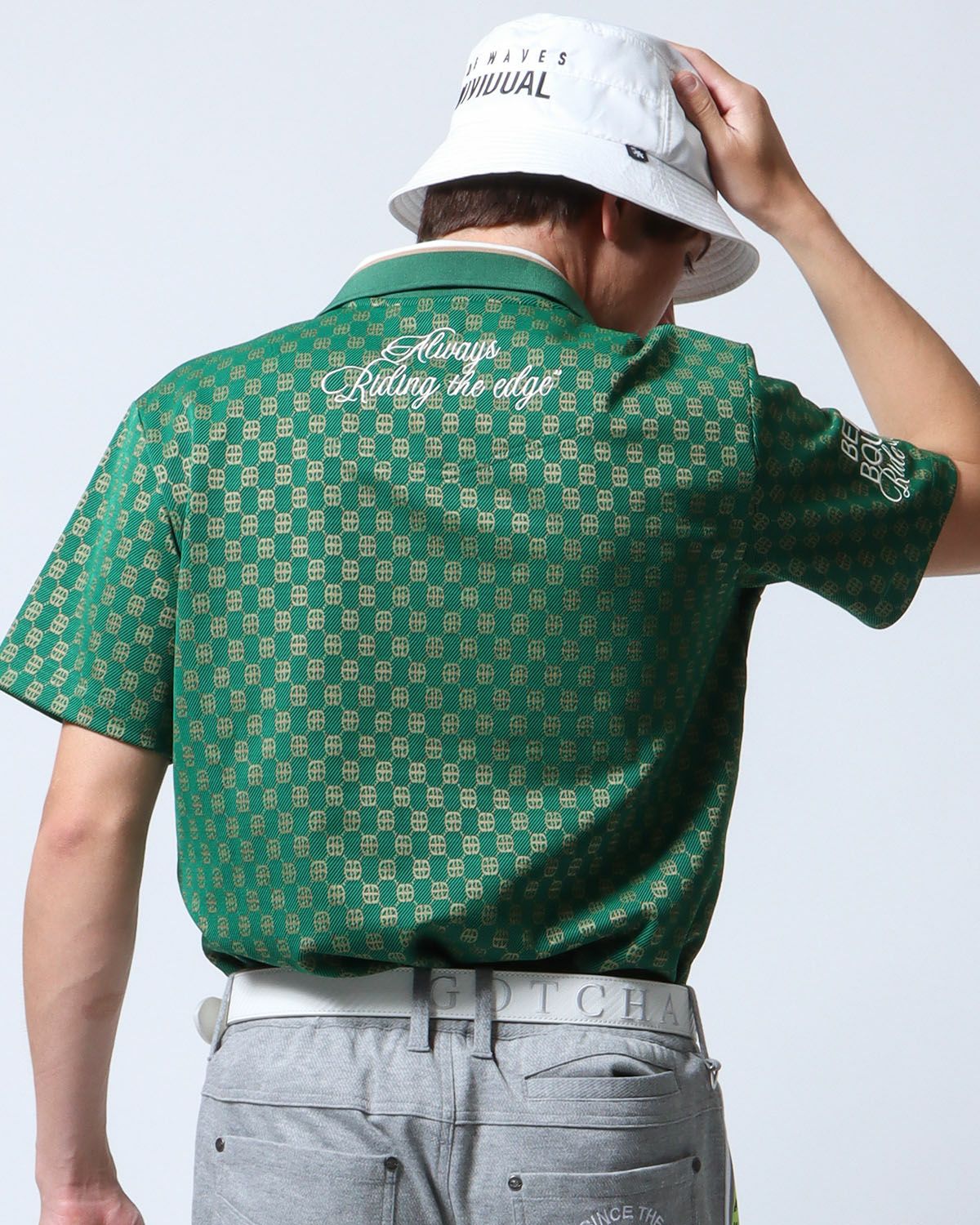 グリーン：180cm70kg(Lサイズ着用)