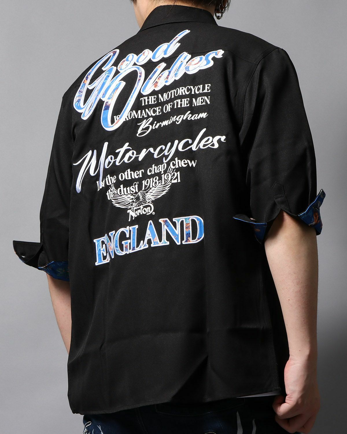 ブラック：178cm/75kg(Lサイズ着用)