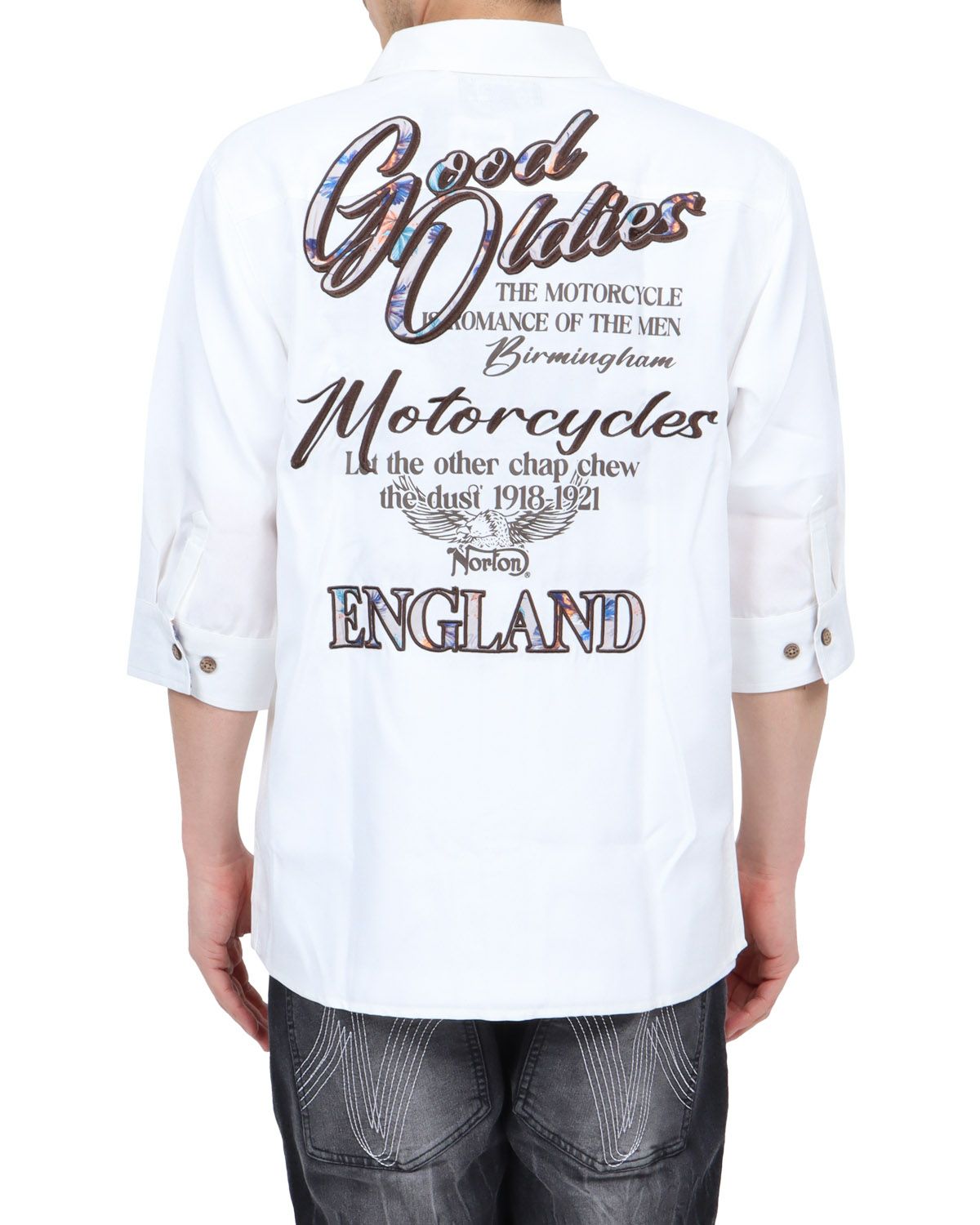 ホワイト：180cm67kg(Lサイズ着用)