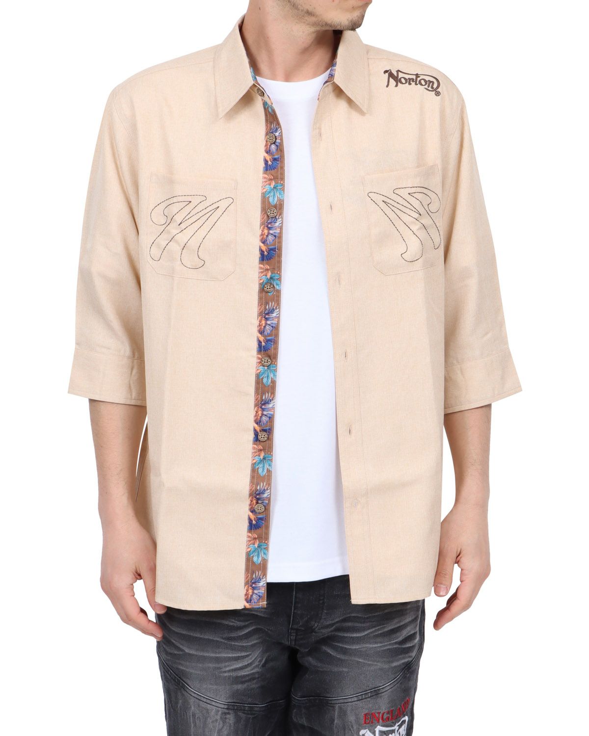 ベージュ：180cm67kg(Lサイズ着用)