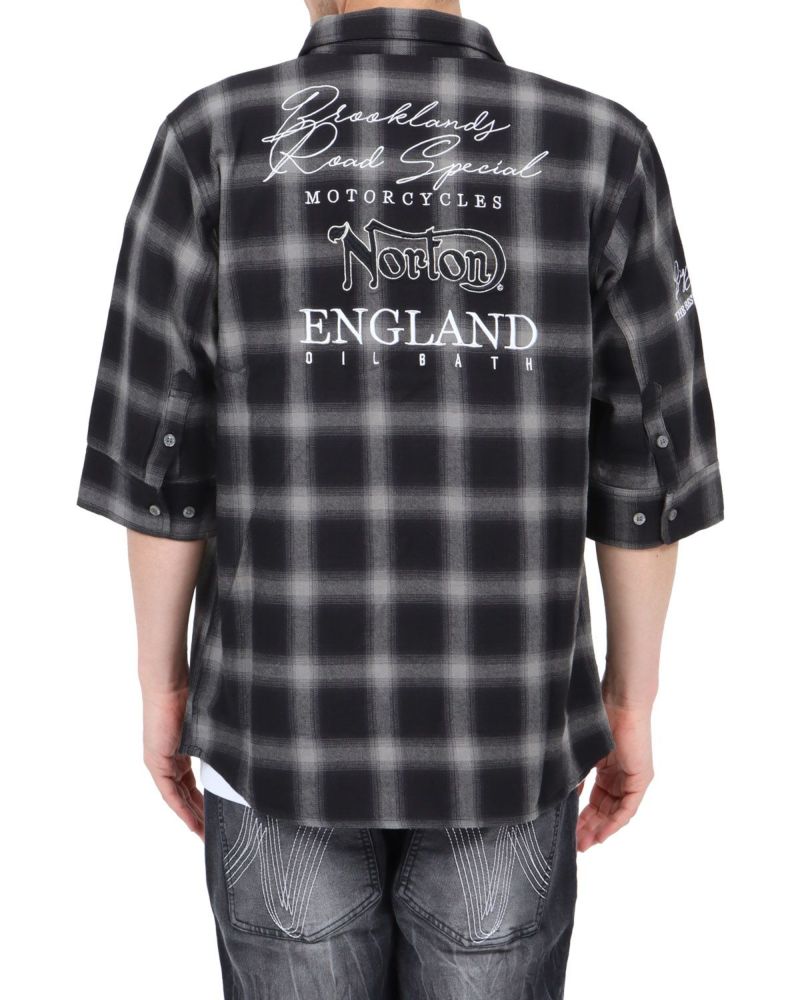 ブラック：180cm67kg(Lサイズ着用)