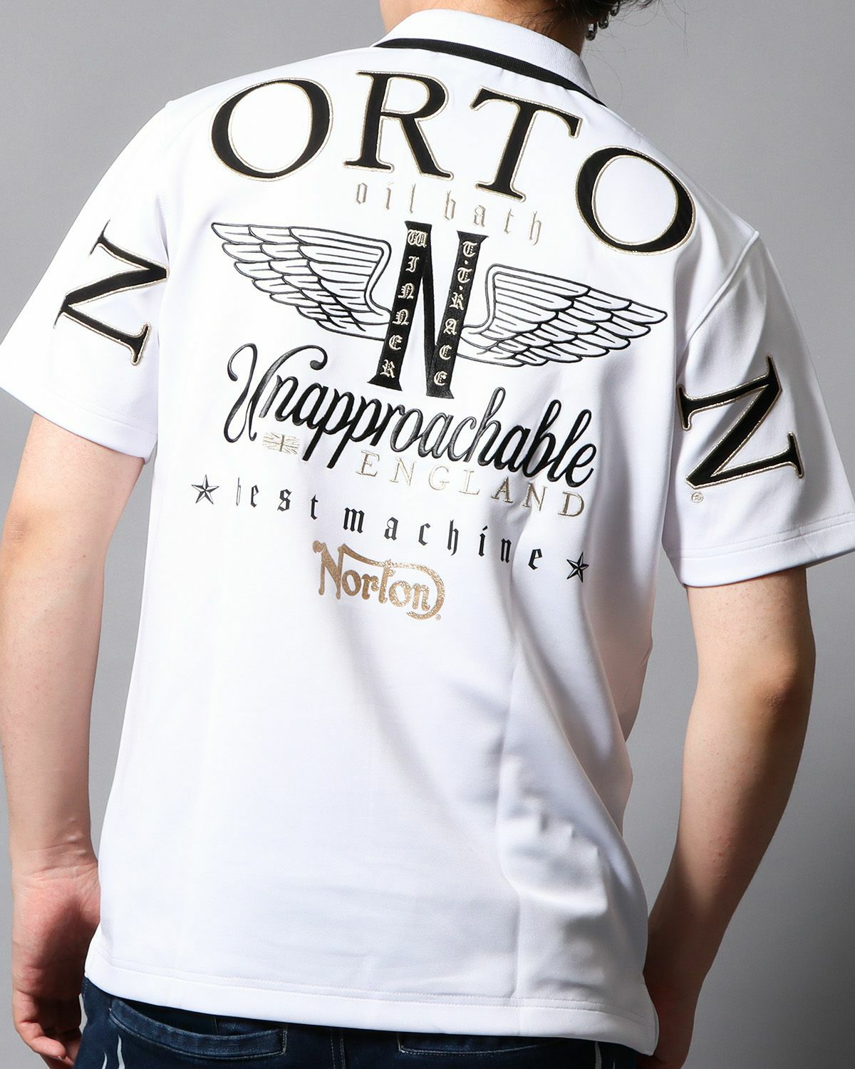 ホワイト：178cm/75kg(Lサイズ着用)