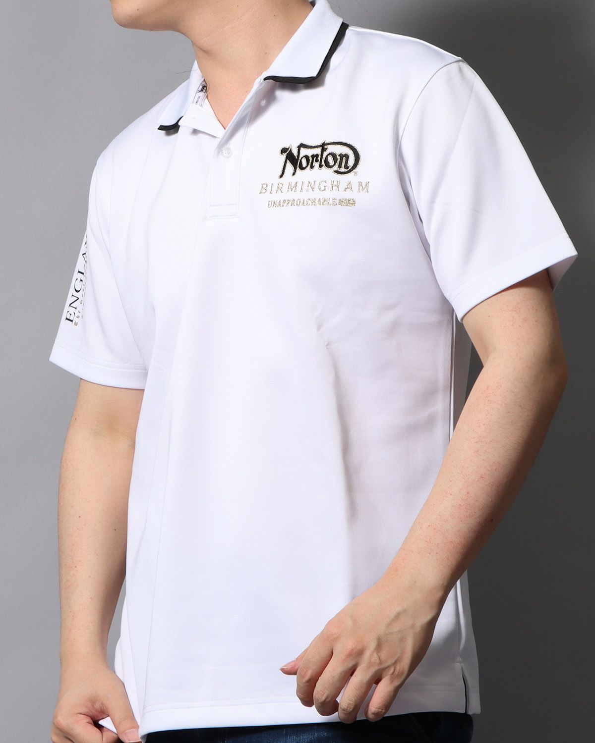 ホワイト：178cm/75kg(Lサイズ着用)