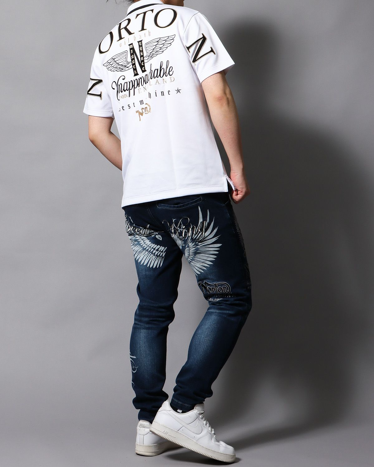 ホワイト：178cm/75kg(Lサイズ着用)