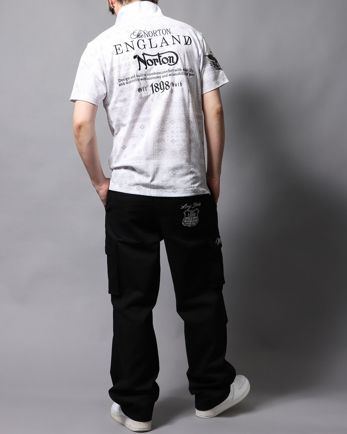 ホワイト：178cm/75kg(Lサイズ着用)