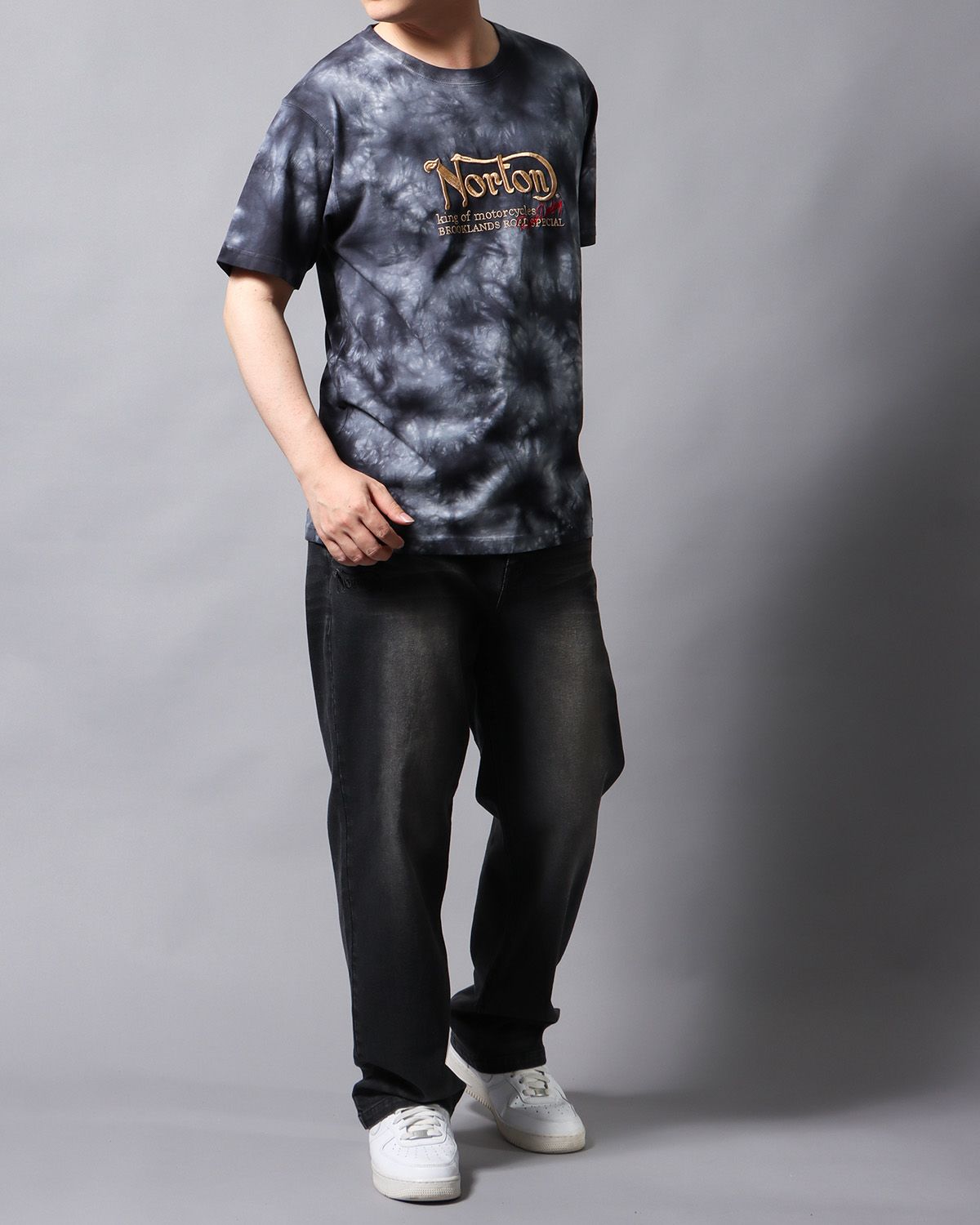 ブラック：178cm/75kg(Lサイズ着用)