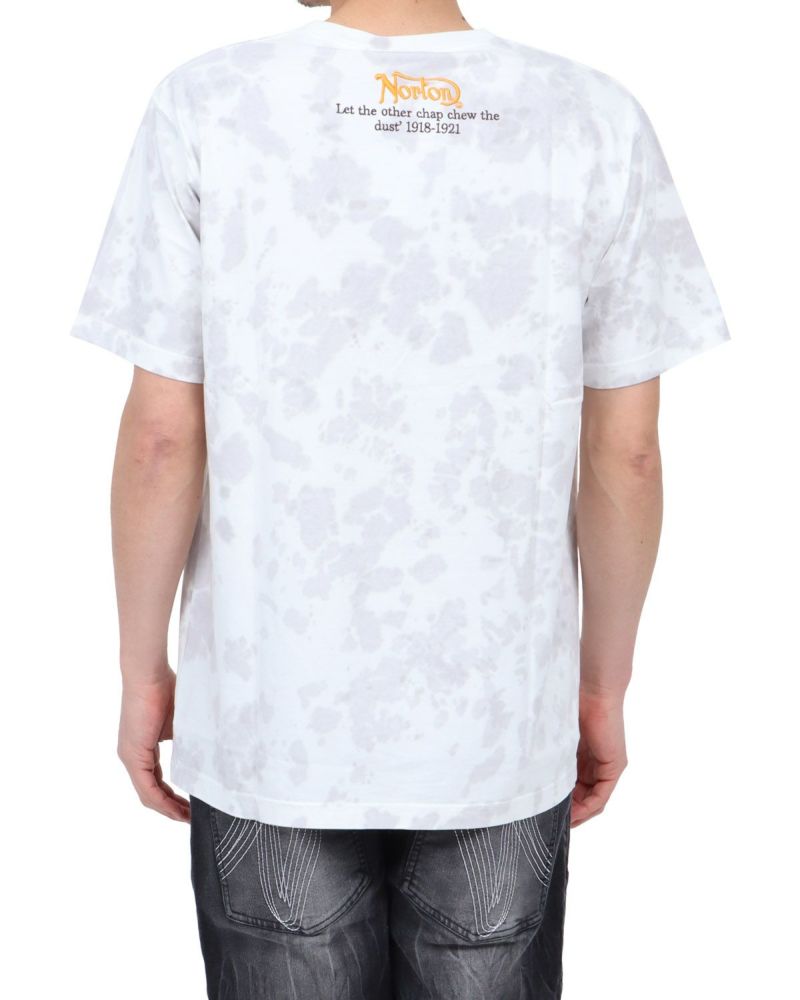 ホワイト：180cm67kg(Lサイズ着用)