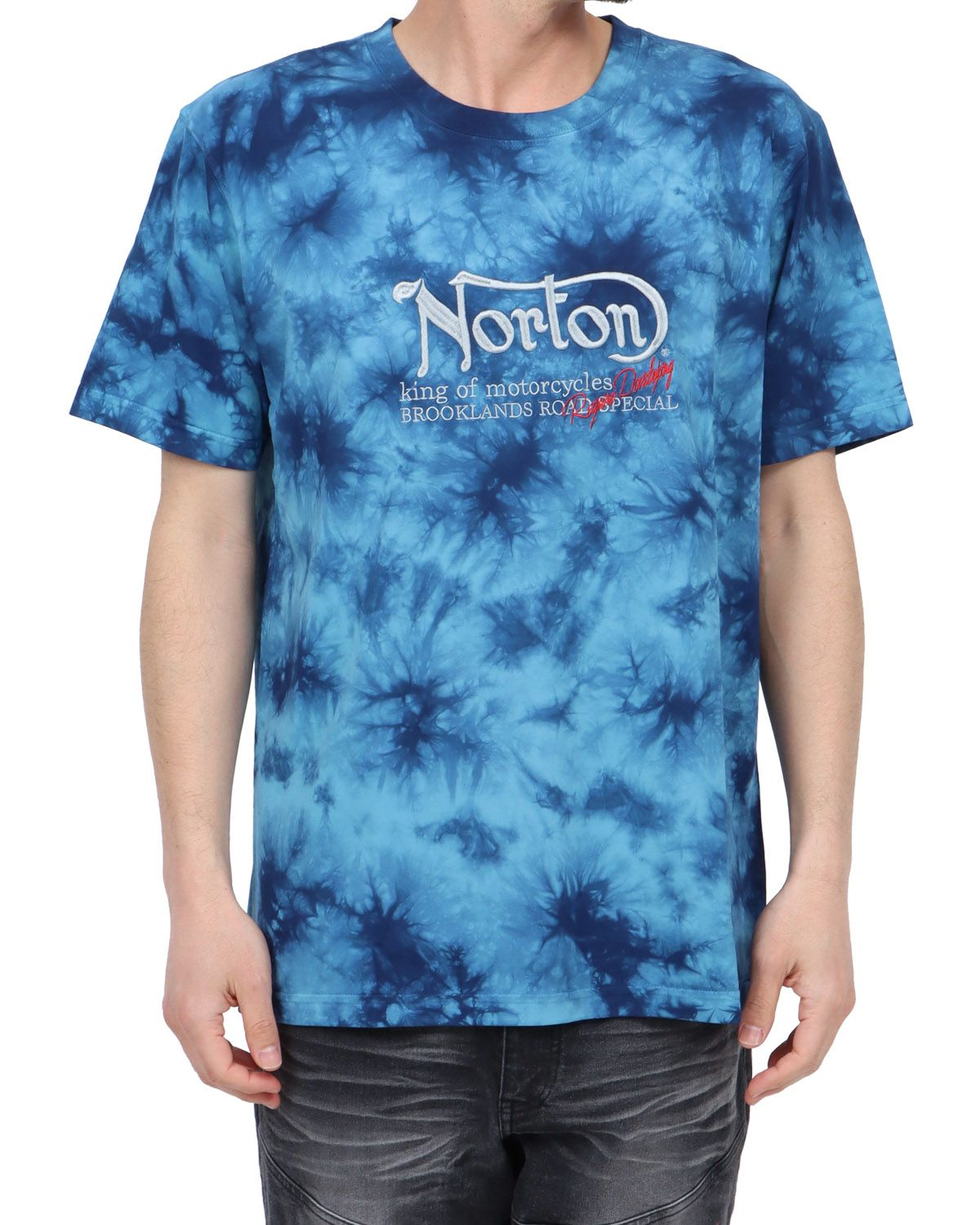 ブルー：180cm67kg(Lサイズ着用)