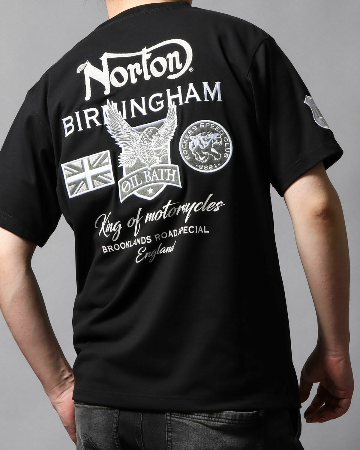 ブラック：178cm/75kg(Lサイズ着用)