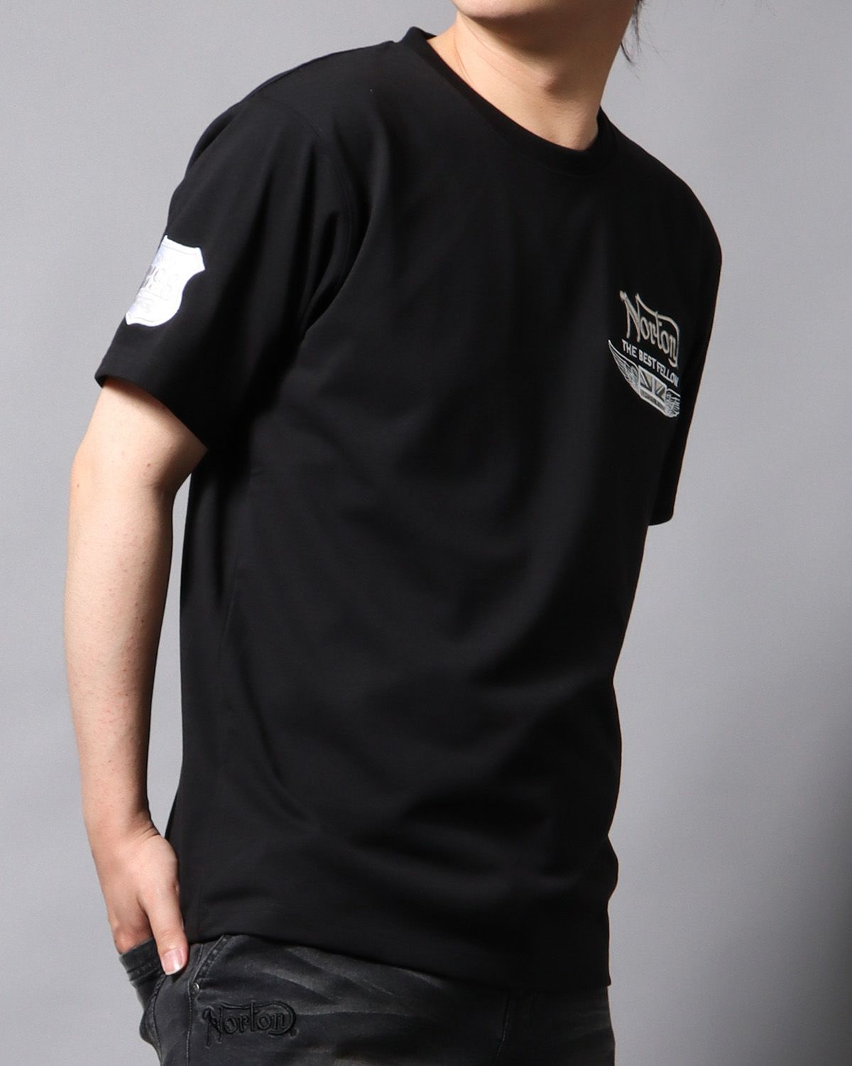 ブラック：178cm/75kg(Lサイズ着用)