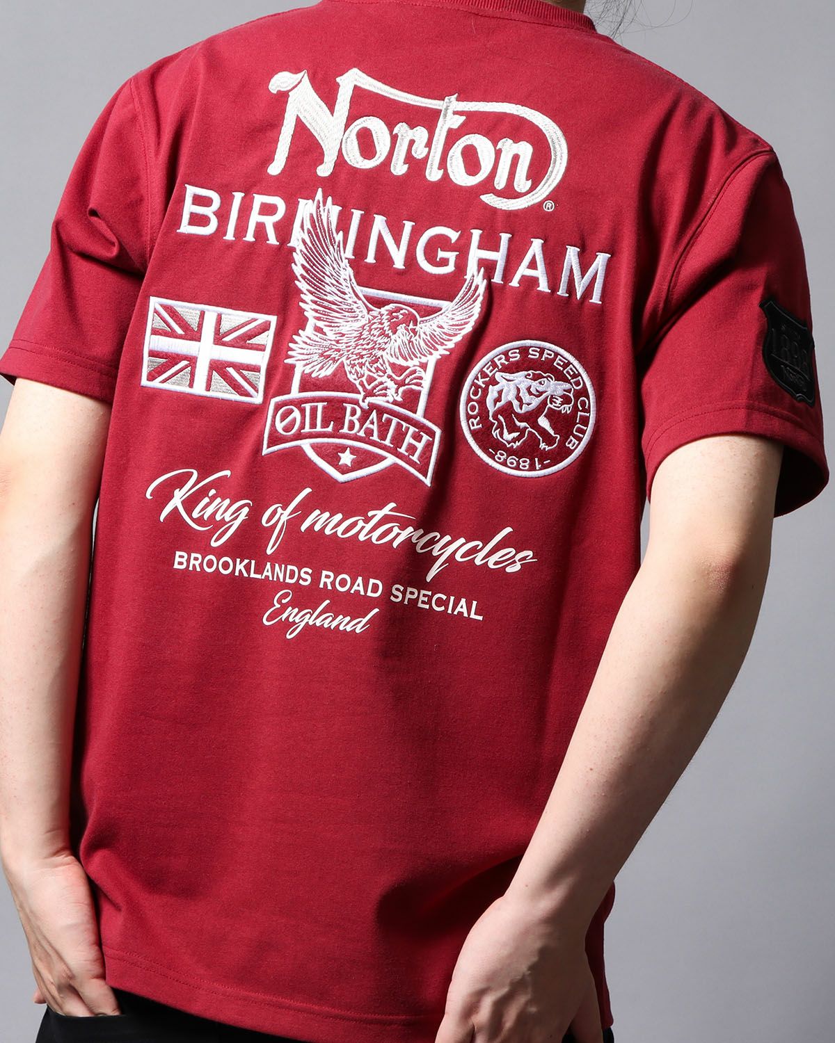 ダークレッド：178cm/75kg(Lサイズ着用)