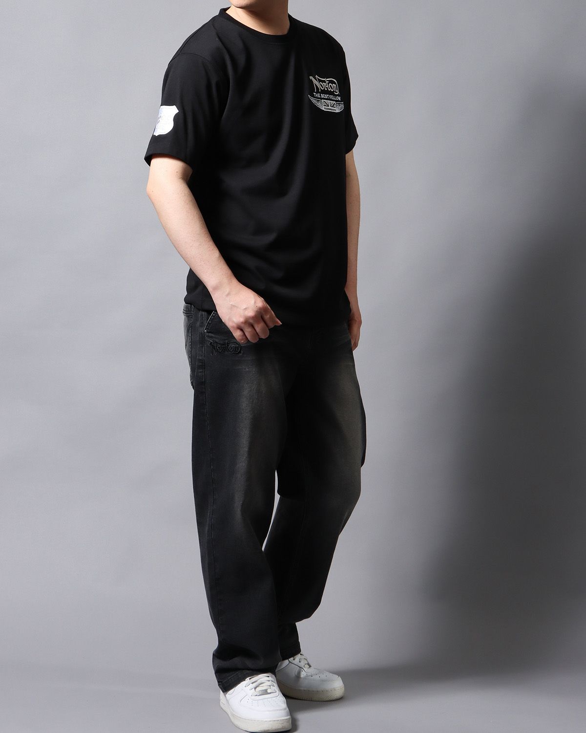 ブラック：178cm/75kg(Lサイズ着用)