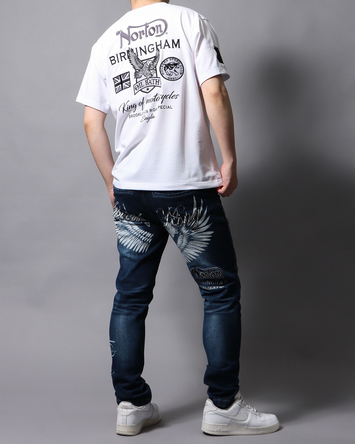 ホワイト：178cm/75kg(Lサイズ着用)