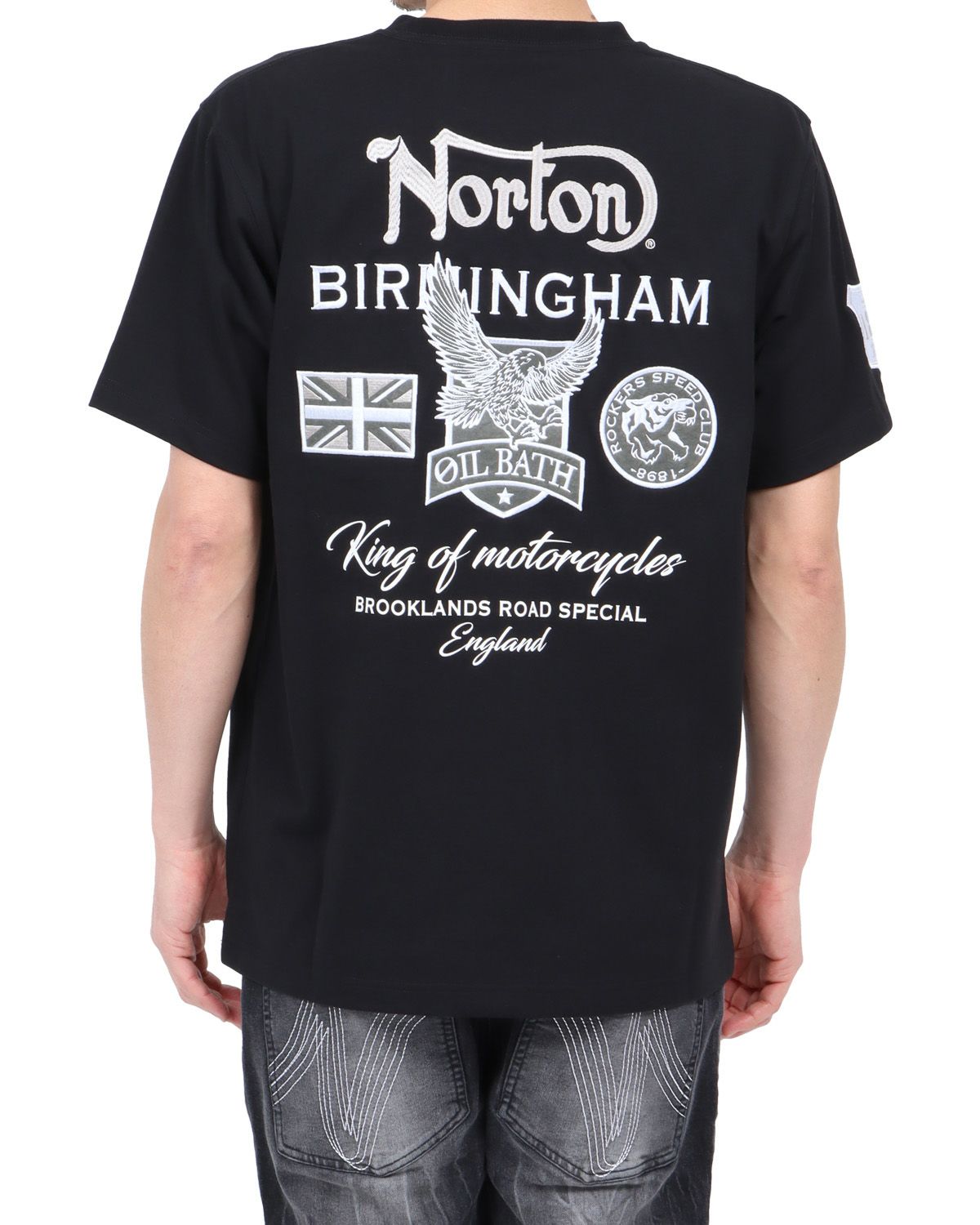 ブラック：180cm67kg(Lサイズ着用)