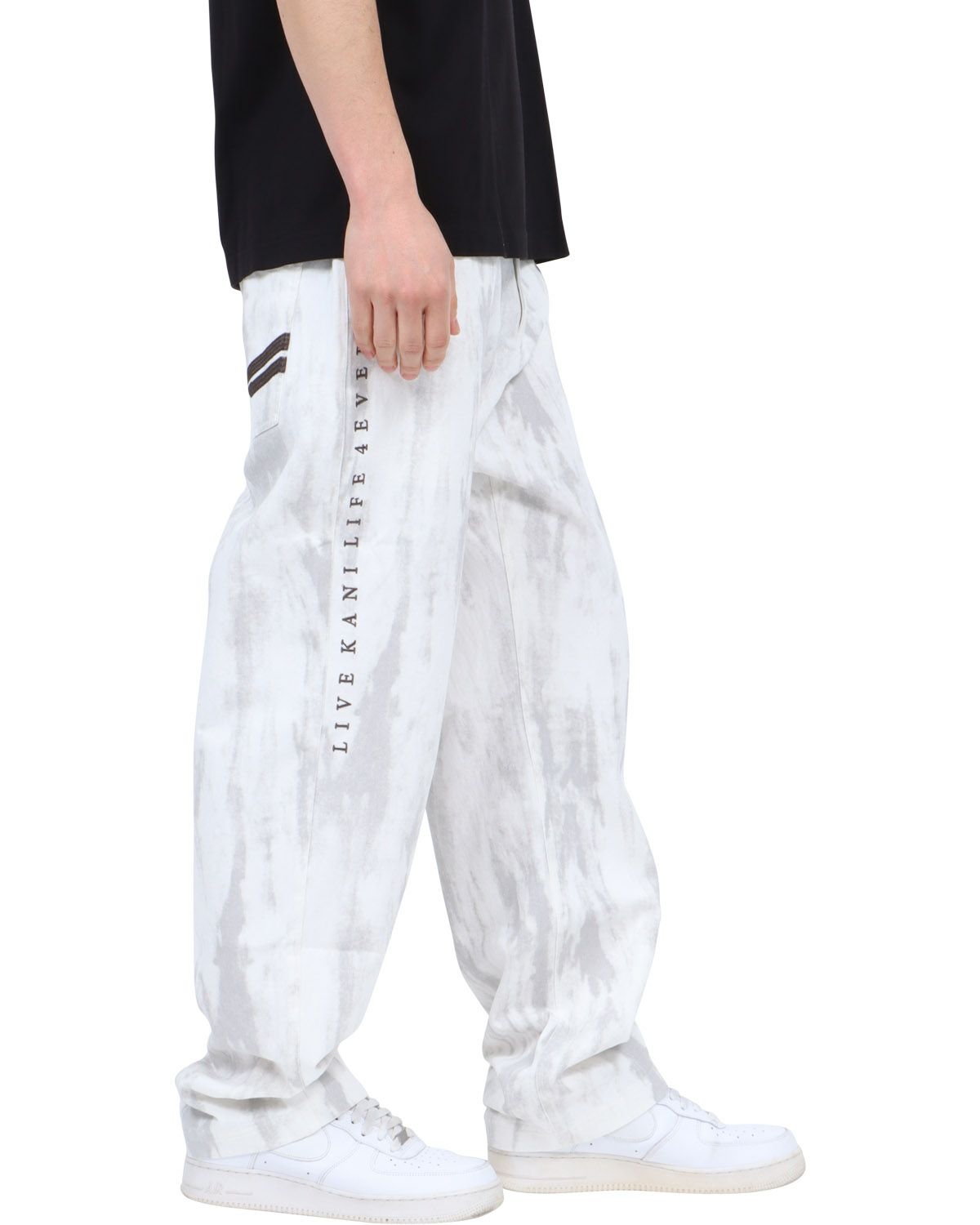 ホワイト：180cm67kg(Lサイズ着用)