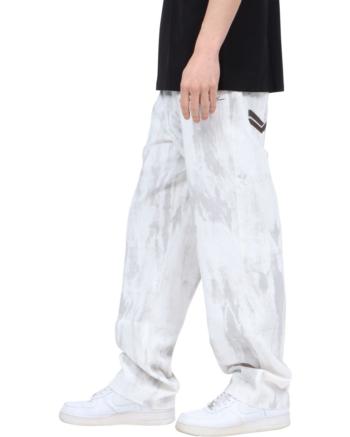 ホワイト：180cm67kg(Lサイズ着用)