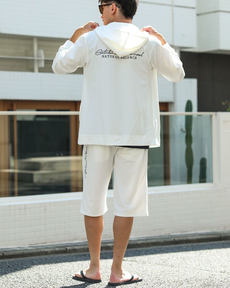 ホワイト：180cm70kg(Lサイズ着用)