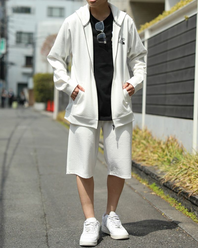 ホワイト：168cm55kg(Lサイズ着用)