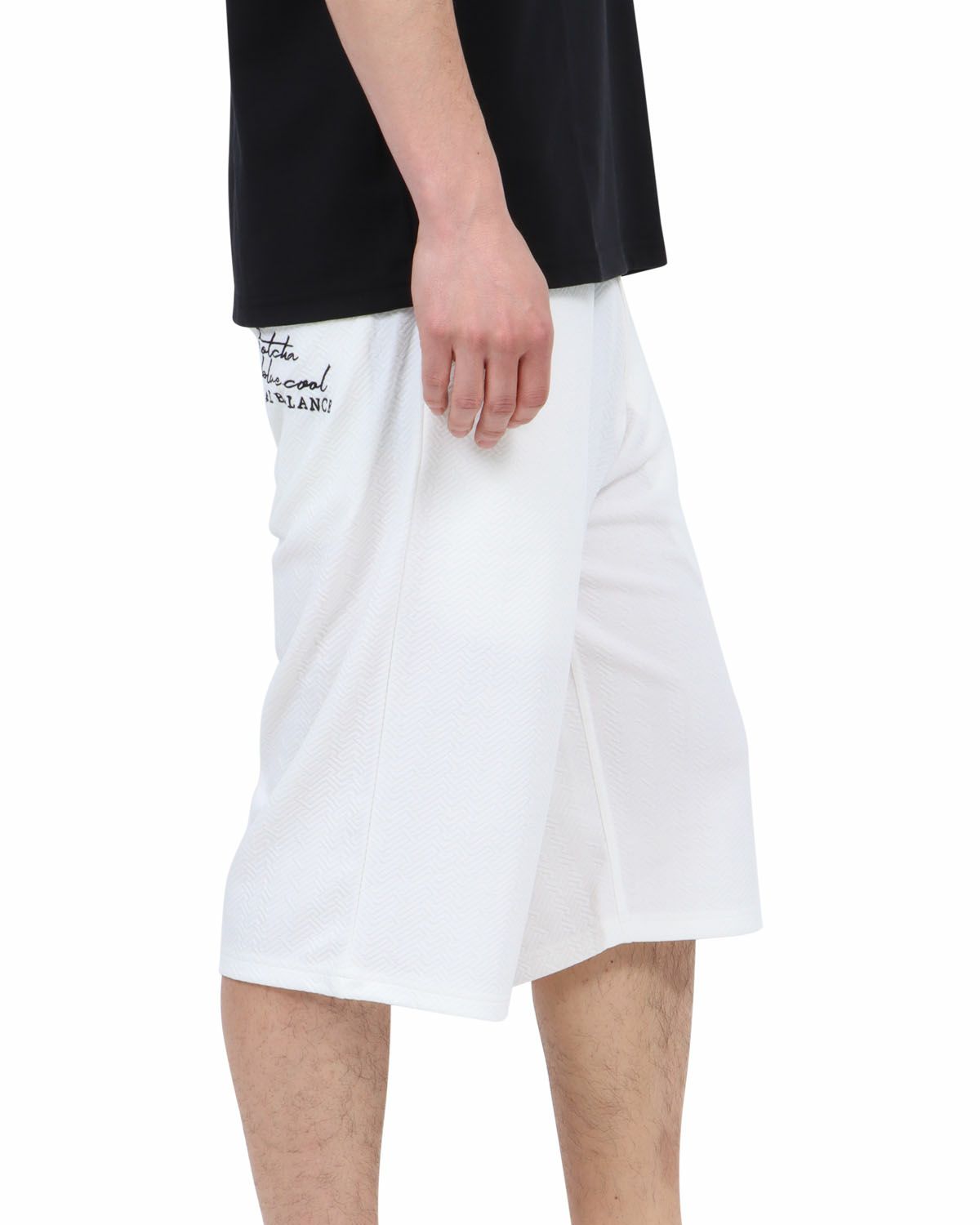 ホワイト：180cm67kg(Lサイズ着用)