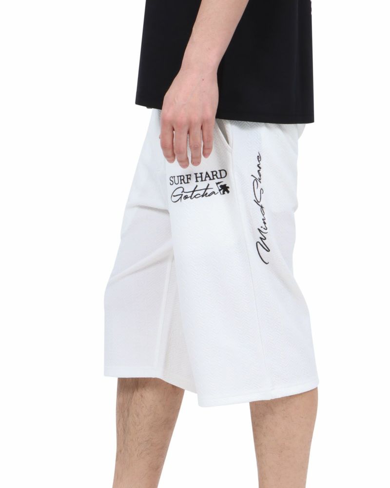 ホワイト：180cm67kg(Lサイズ着用)