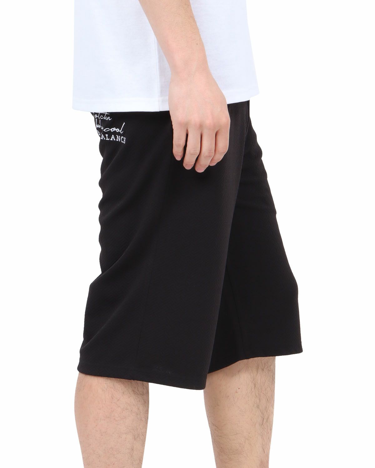 ブラック：180cm67kg(Mサイズ着用)