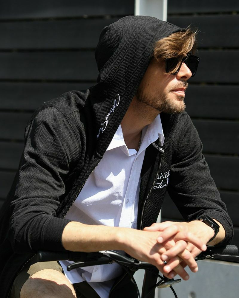 ブラック：183cm70kg(Lサイズ着用)