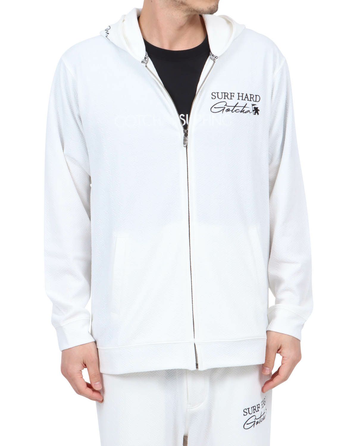 ホワイト：180cm67kg(Lサイズ着用)