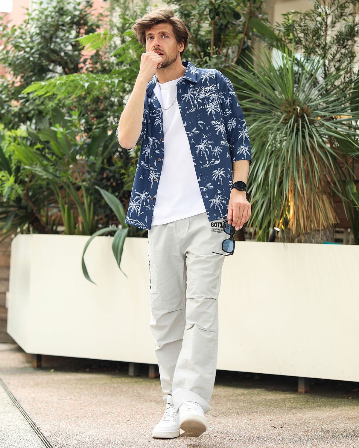 ネイビー：183cm70kg(Lサイズ着用)