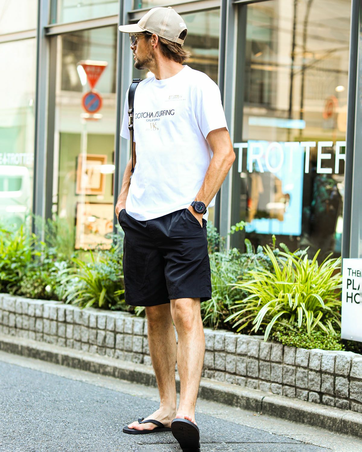 ホワイト：183cm/70kg(Lサイズ着用)