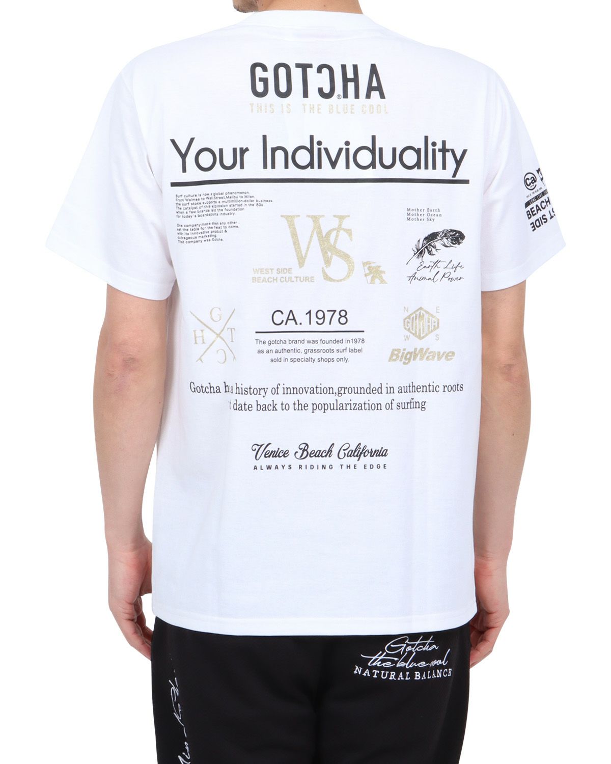 ホワイト：180cm67kg(Lサイズ着用)