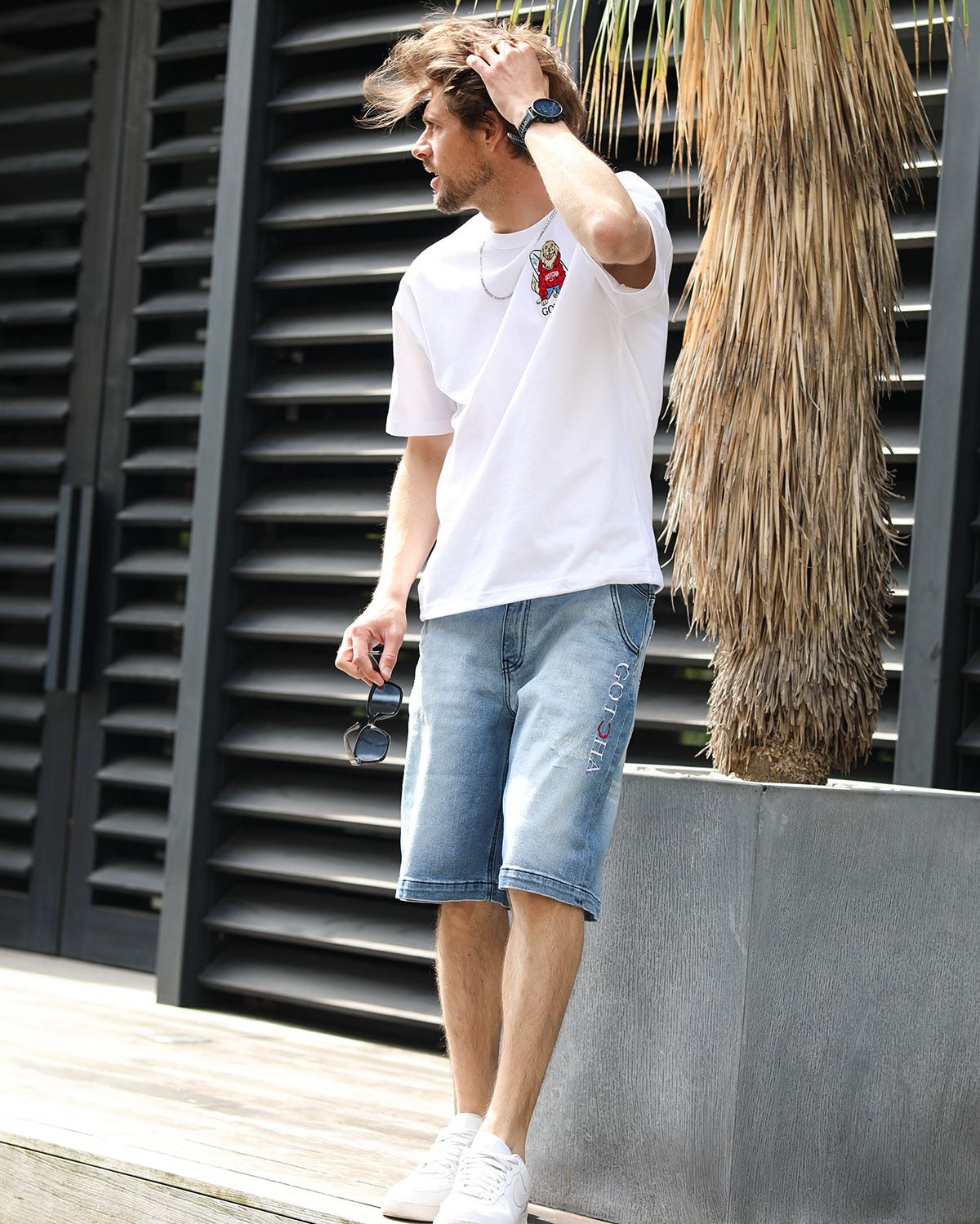 ホワイト：183cm70kg(Lサイズ着用) 