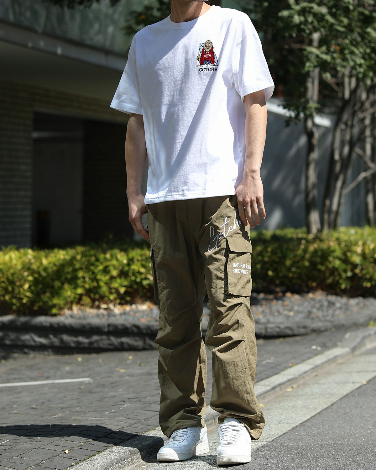 ホワイト：180cm67kg(Lサイズ着用)