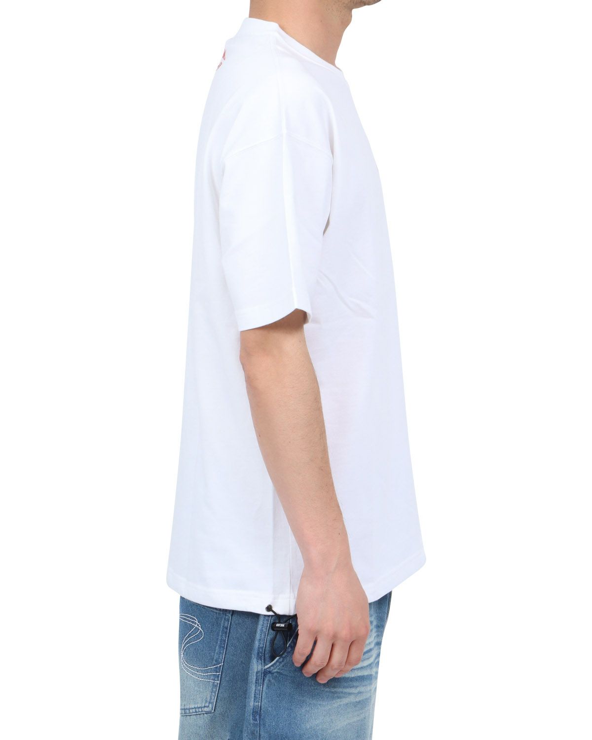 ホワイト：180cm67kg(Lサイズ着用)