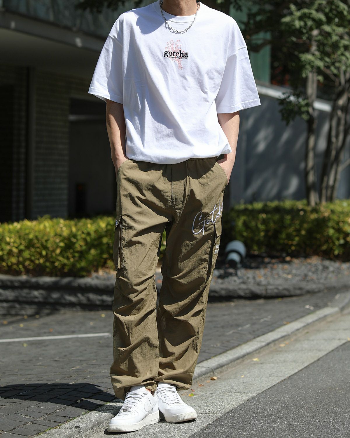 ホワイト：180cm67kg(Lサイズ着用)