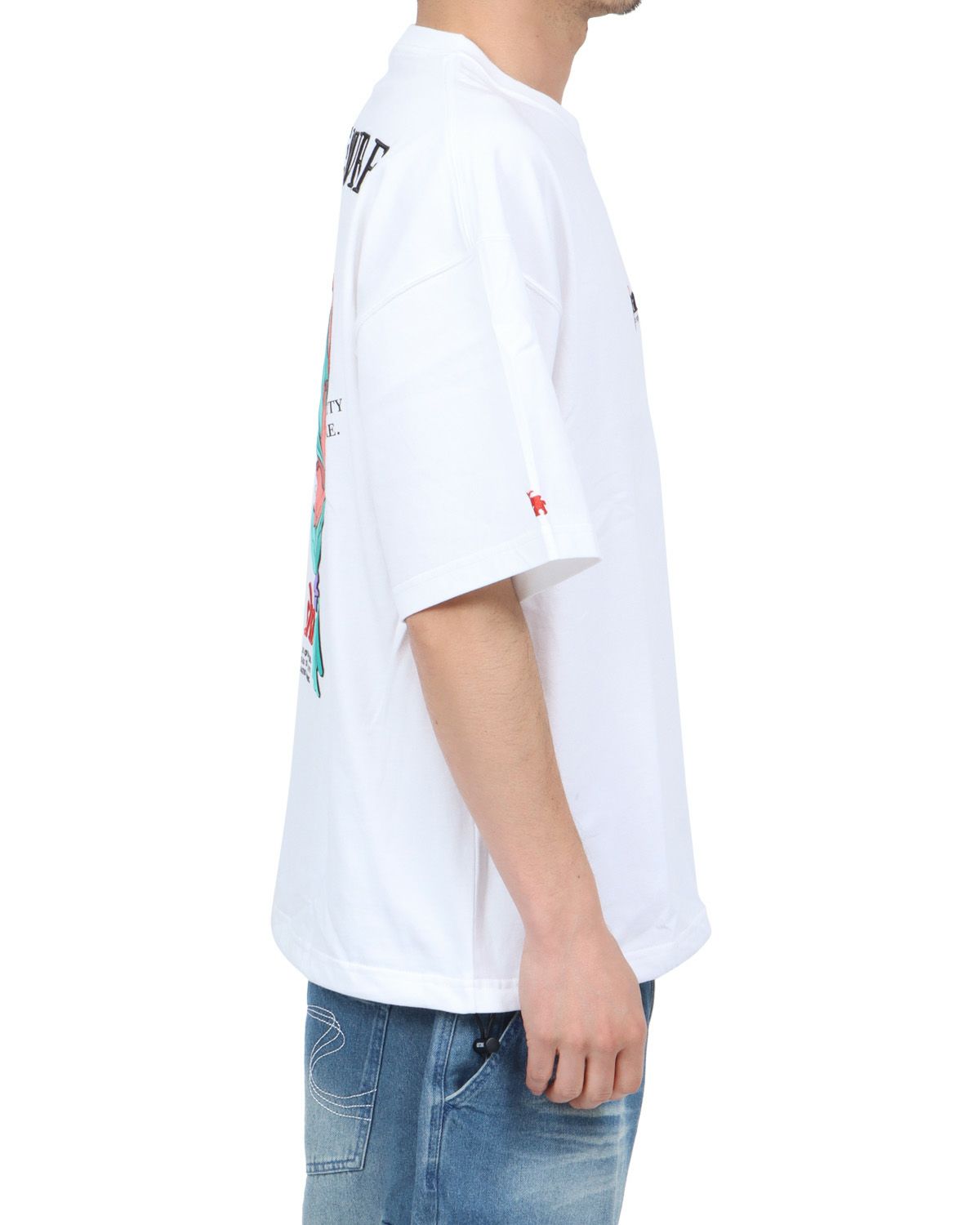 ホワイト：180cm67kg(Lサイズ着用)