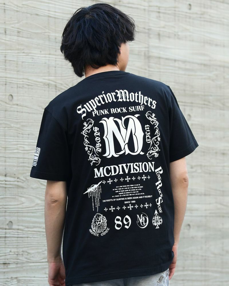 ブラック:173cm/63kg(Lサイズ着用)