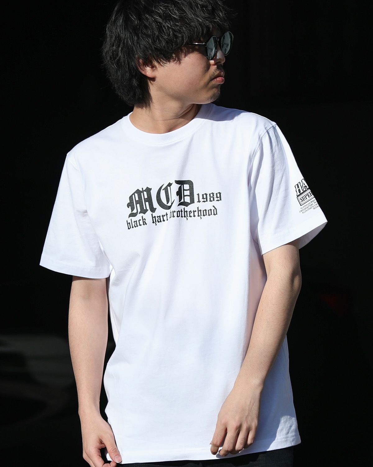 ホワイト:173cm/63kg(Lサイズ着用)