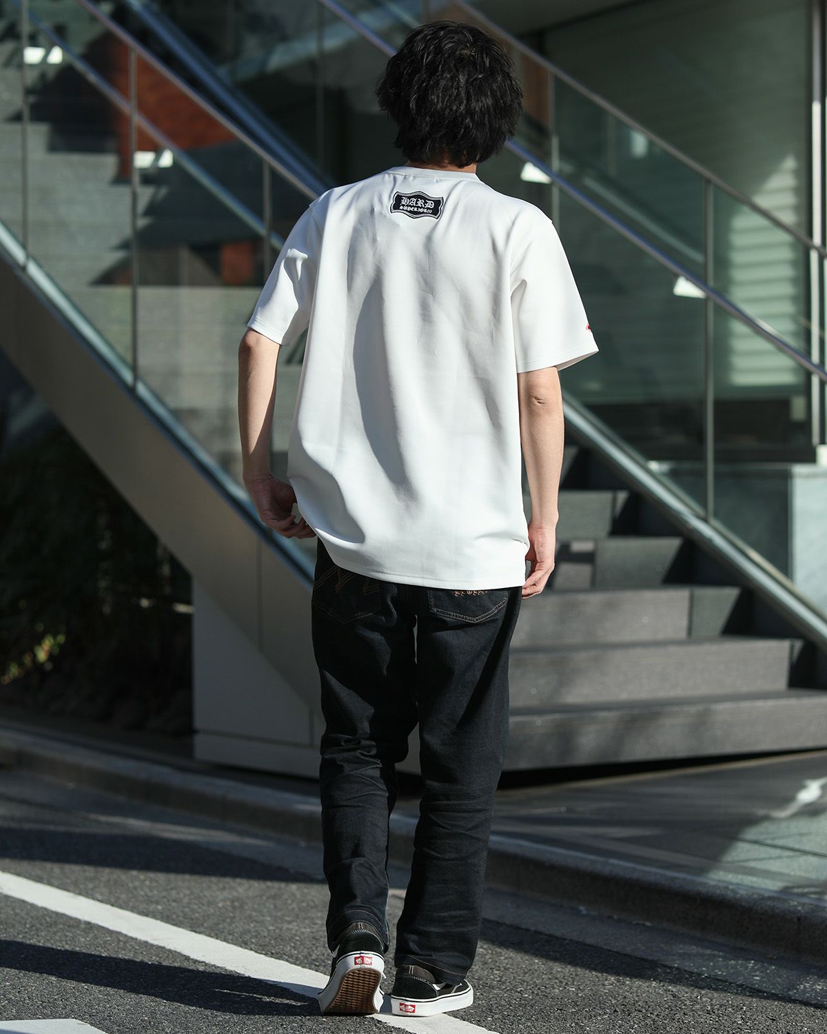 ホワイト:173cm/63kg(Lサイズ着用)