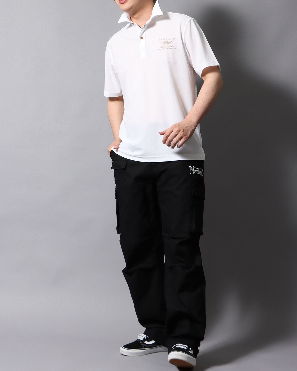 ホワイト：178cm/75kg(Lサイズ着用)