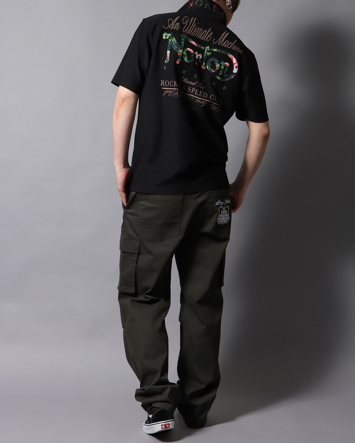 ブラック：178cm/75kg(Lサイズ着用)