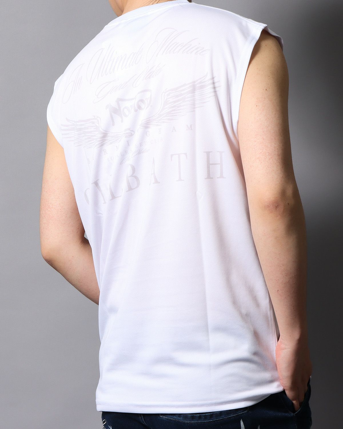 ホワイト：178cm/75kg(Lサイズ着用)