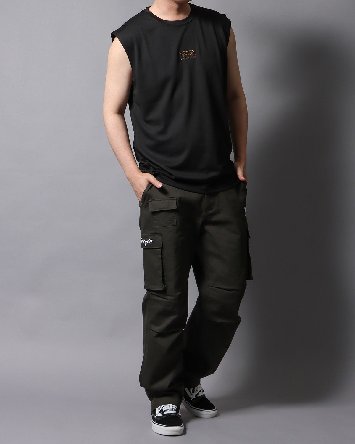 ブラック：178cm/75kg(Lサイズ着用)